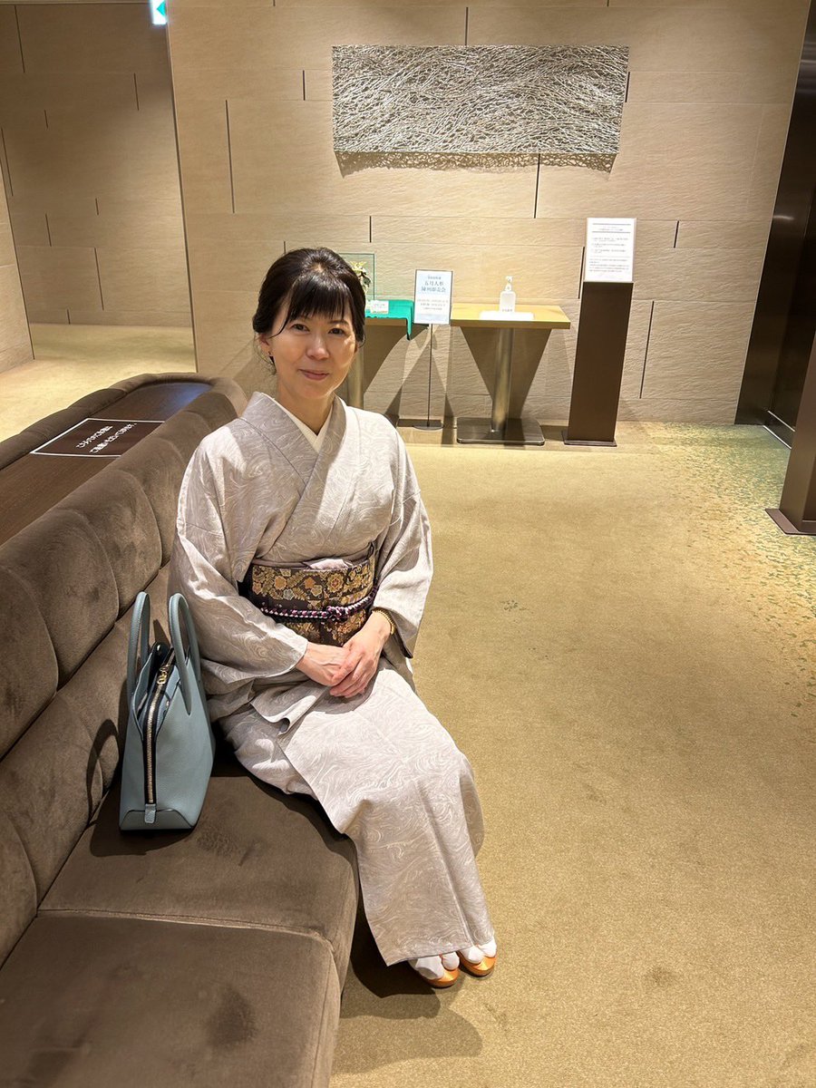 koideyoko's tweet photo. 「50歳ですが #いまさらNISA はじめてもいいですか？」お客様のFP鬼塚さんの出版記念パーティーに出席いたしました。4月10日にAmazonで購入すると特典があるそうです！

https://t.co/GL23dats0f歳ですが、いまさらNISA始めてもいいですか？-鬼塚-祐一/dp/4866802723 https://t.co/lrseRUhYMQ