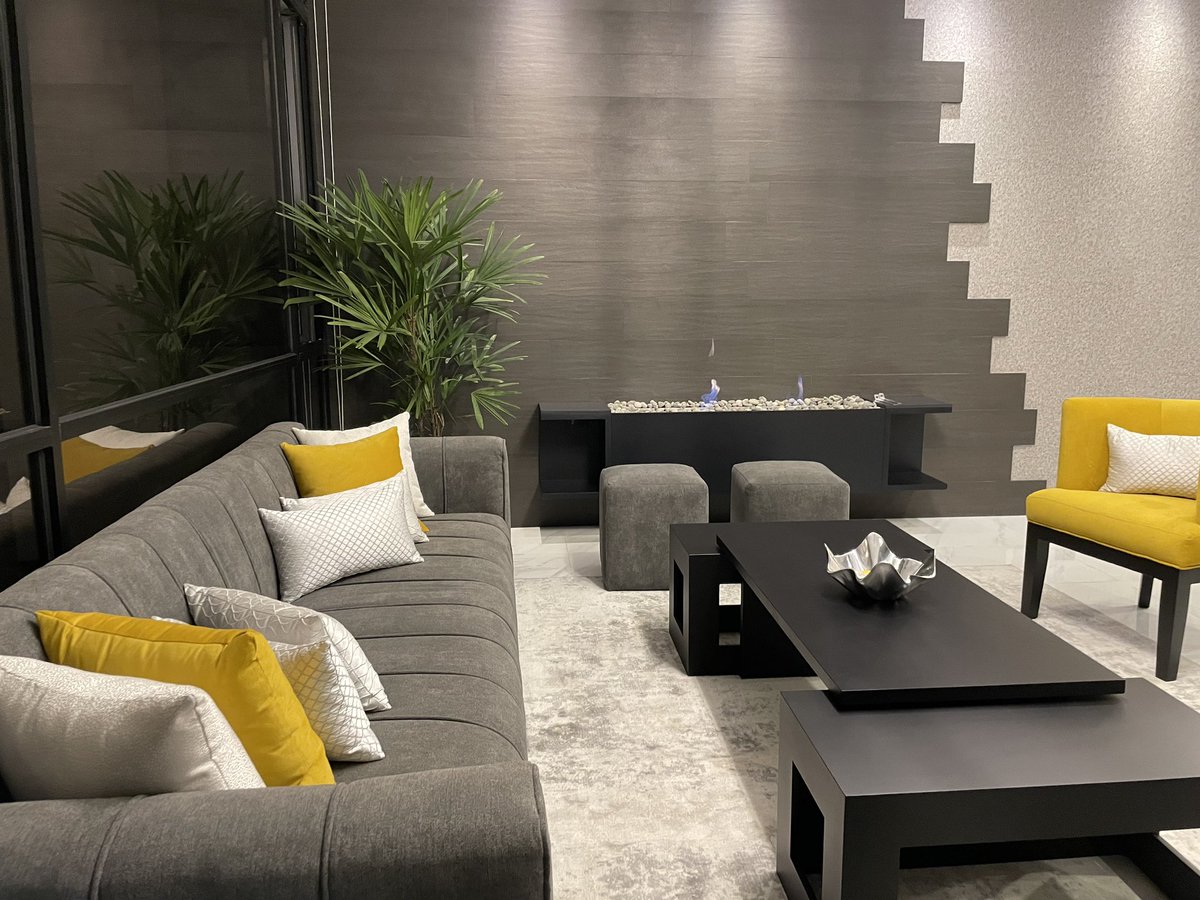 SHANTYDESIGN's tweet photo. Todo el mes de abril visita nuestro showroom y olvídate del IVA. 
Te damos el 15% de descuento en muebles, alfombras y decoración. 
#muebles #alfombras #decoracion #remodelacion #construccion #Quito #ecuador https://t.co/TY3EPVekrN