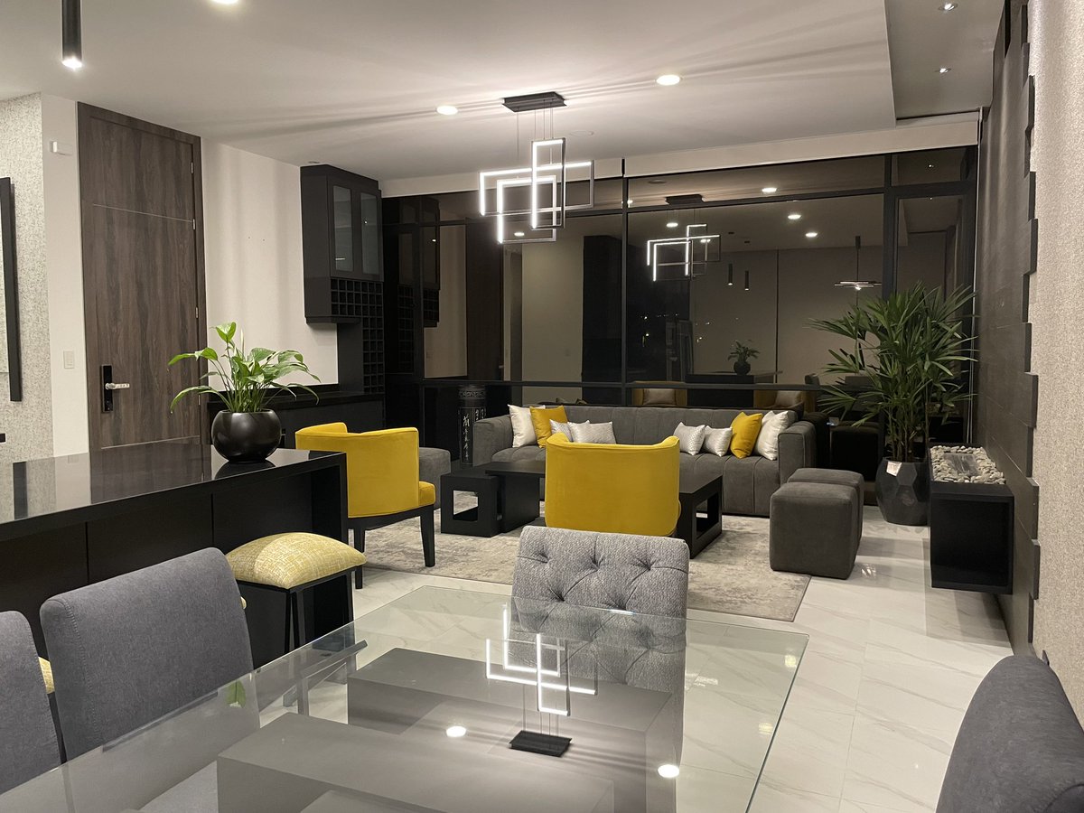 SHANTYDESIGN's tweet photo. Todo el mes de abril visita nuestro showroom y olvídate del IVA. 
Te damos el 15% de descuento en muebles, alfombras y decoración. 
#muebles #alfombras #decoracion #remodelacion #construccion #Quito #ecuador https://t.co/TY3EPVekrN