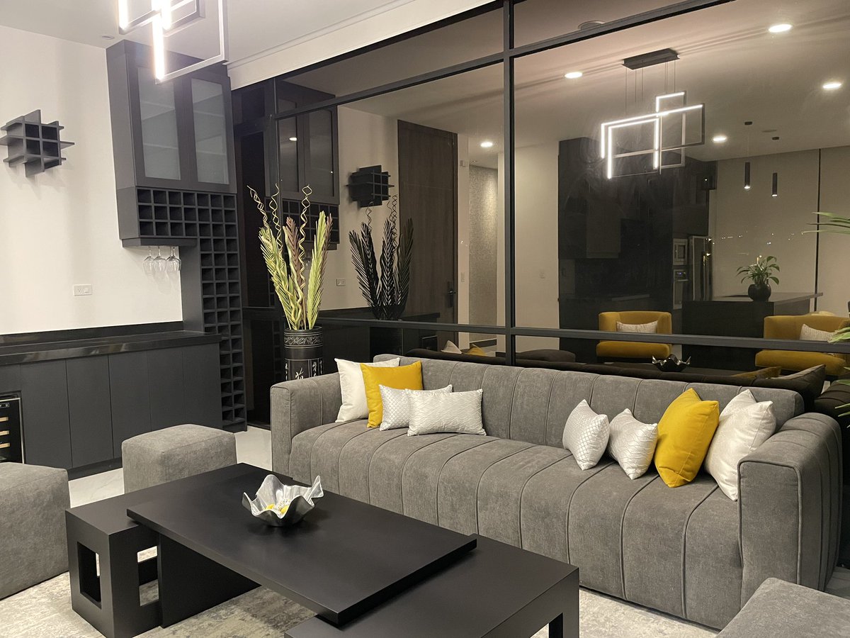 SHANTYDESIGN's tweet photo. Todo el mes de abril visita nuestro showroom y olvídate del IVA. 
Te damos el 15% de descuento en muebles, alfombras y decoración. 
#muebles #alfombras #decoracion #remodelacion #construccion #Quito #ecuador https://t.co/TY3EPVekrN