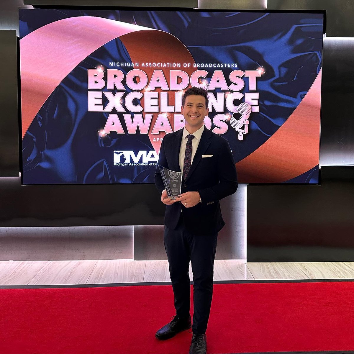 Our story won an award: The story about @StahlsIDDirect printing the jersey nameplates at the NFL Draft won at the Michigan Association of Broadcasters Excellence Awards. It helped @WXYZDetroit win Station of the Year 🏆 The second place story was also ours: Shaq-Sized Surprise.