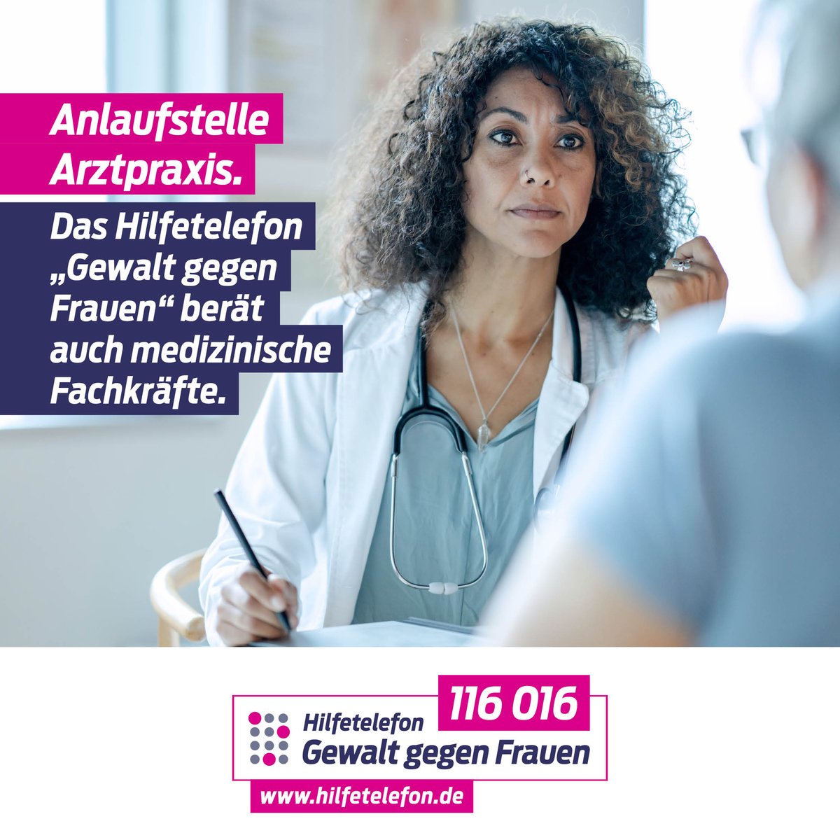 Am heutigen #Weltgesundheitstag möchten wir insbesondere Fachkräfte aus dem Gesundheitsbereich dazu ermuntern, sich jederzeit an das Hilfetelefon „Gewalt   gegen Frauen“ zu wenden. Bereits mit kleinen Maßnahmen können sie Betroffene stärken und unterstützen. (1/3)