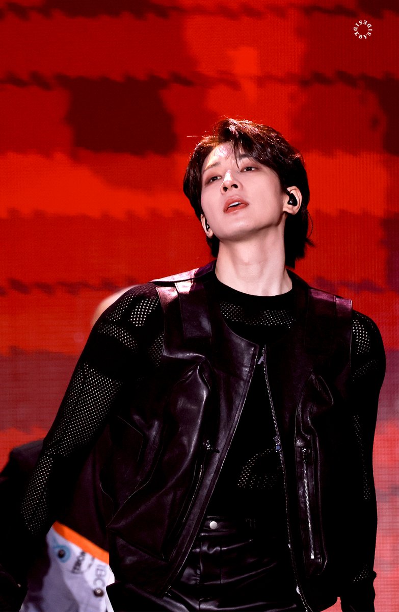 sidebysideww's tweet photo. 240331 FOLLOW AGAIN TO INCHEON 
마음에 불을 지펴🔥 

#세븐틴 #원우 #ウォヌ #SEVENTEEN #WONWOO https://t.co/quVxFXzEbi