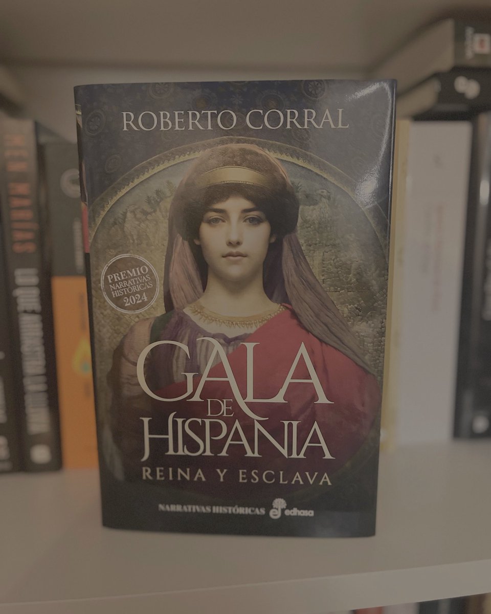 ¡Cómo vienen las #novedadeseditoriales de <a href="/edhasaeditorial/">edhasa</a> !. En esta ocasión, acaba de llegar a casa el último #premionarrativashistóricas , 𝘎𝘢𝘭𝘢 𝘥𝘦 𝘏𝘪𝘴𝘱𝘢𝘯𝘪𝘢 de Roberto Corral . Promete mucho ☺️.