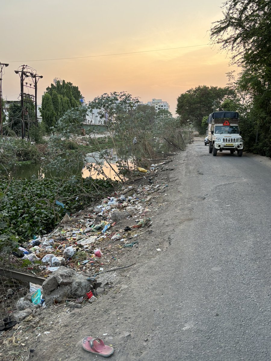 The canal road near Serum Institute, Manjari is completely broken and is very risky specially when you are travelling at night, There is no fencing on the side and road has a lot of potholes. Any vehicle can easily fall into the canal. Please fix it @PMCPune @CleanCityPune…