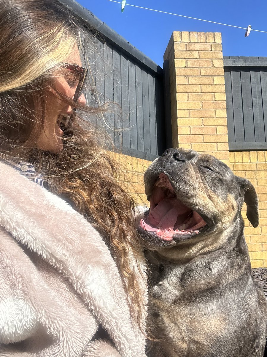 Miss Budding tweet media