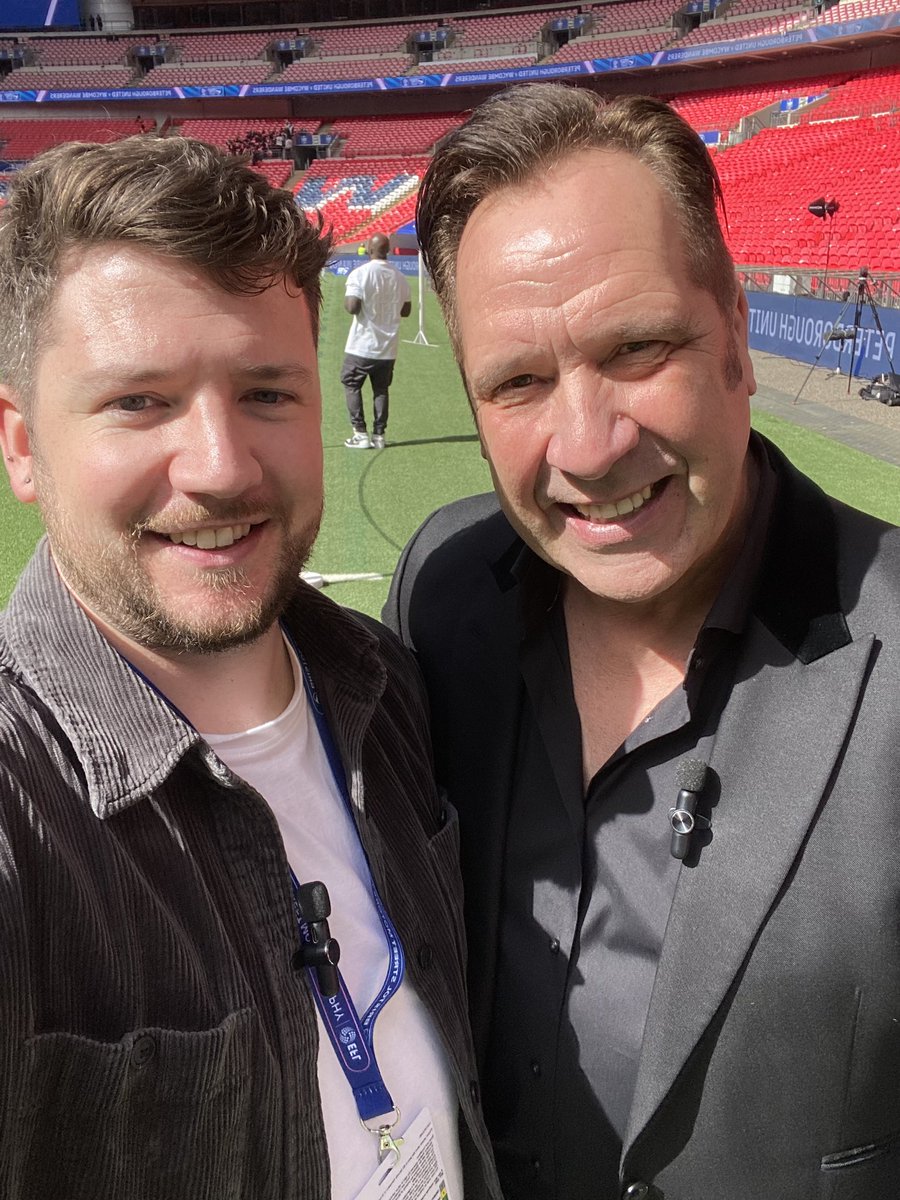 DanLong__'s tweet photo. This was a huge pinch-me moment 🤩

Feel so privileged to have met a childhood hero of mine @thedavidseaman this afternoon 🙏 https://t.co/nm0LAEdqtF