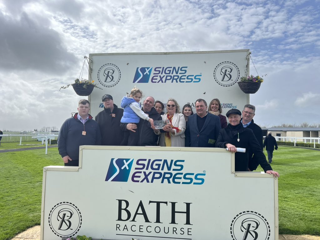 RACE 3 RESULT- KG Flooring Bath Handicap (Class 3)  🥇Adaay In Devon 10-11 🥈Hedge Fund 9-2 Jockey: @OliverSear41482 Trainer: Rod Millman Owners:  Horniwinks Racing Syndicate