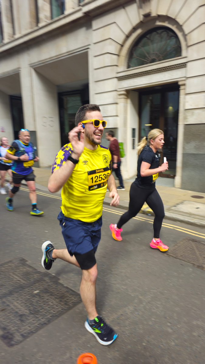 thedonzuco's tweet photo. Had an incredible time today running the #LondonLandmarksHalf 😎 https://t.co/rcY2ppC9hJ
