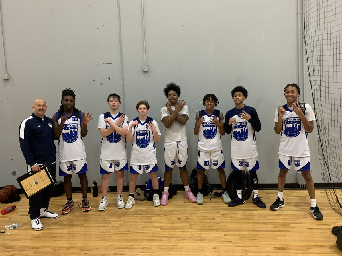 What a great finish to the @PHCircuit Grit kickoff weekend @MidAmericaKY. @Coach_Breezy5 2025 team went 4-0 with a game winner by @babyshaq233 in the final game.