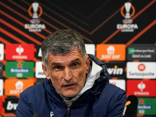 Olympiakos TD Jose Luis Mendilibar: “Biz bugün sahaya çıkarken rakibimiz Fenerbahçe fikstür sıkışıklığını bahane ederek maça çıkmayacak ve dinlenecek. Gülünç.” (Sportline)