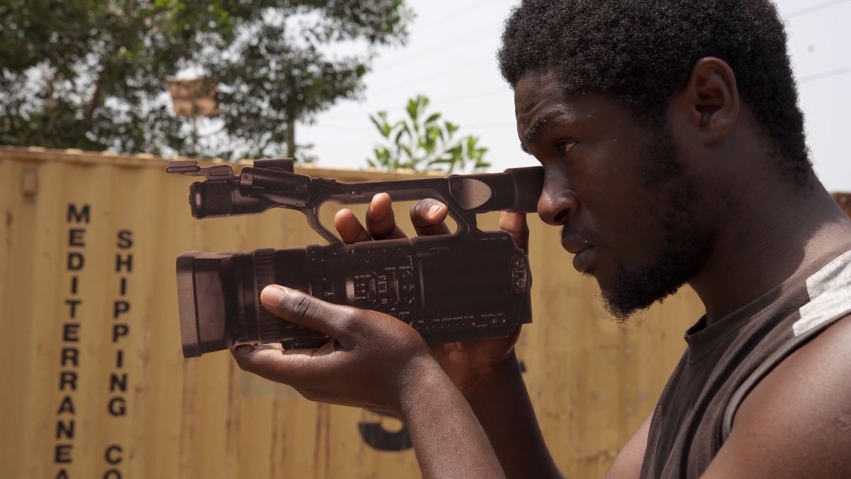 The Cemetery of Cinema by Thierno Souleymane Diallo (Guinea, 2023) comes to @CameoCinema + a recorded director Q&A 📅April 17th, 6.15 pm The 2nd film in our Unreeling Dreams DOC strand! Aged 18-25? Sign up free to Cameo's U25 and see it for £4.99! bit.ly/CemeteryOfCine…