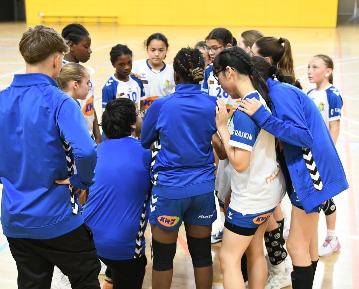 polblanchart17's tweet photo. Aquest equip, quan vam començar la temporada, es van proposar que volien ser campiones de Catalunya…
Avui ja ho poden dir ben alt SOM CAMPIONES DE CATALUNYA!!!
@BMGranollers ⚪️🔵 #OrgullBMG https://t.co/crPlLH2sJ9