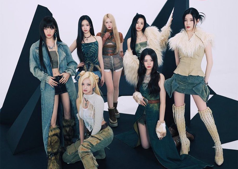 BabyBlack_twt's tweet photo. กรี๊ดดดดดด ยอดบั้ม #BABYMONS7ER ทะลุ 400,000 บั้มแล้ว 🎉🎉🎉

“#BABYMONSTER กลายเป็นวง Girl Group วงแรกและวงเดียวในประวัติศาสตร์ Hanteo ที่มียอดขายอัลบั้มเดบิวต์ในสัปดาห์แรกทะลุ 400,000 อัลบั้ม”

#베이비몬스터 https://t.co/D2PCHehXVI