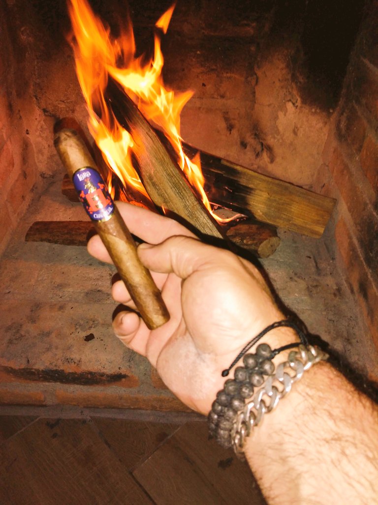 CigarsLara's tweet photo. You know our style
π₯πβοΈ
#laracasarealcigars #laracrc #lcrc #laraeventos #guadalajara #zapopan #PuertoVallarta #tiendadepuros #cigarrollers #guadalajaraguadalajara https://t.co/PRwPSygRmR