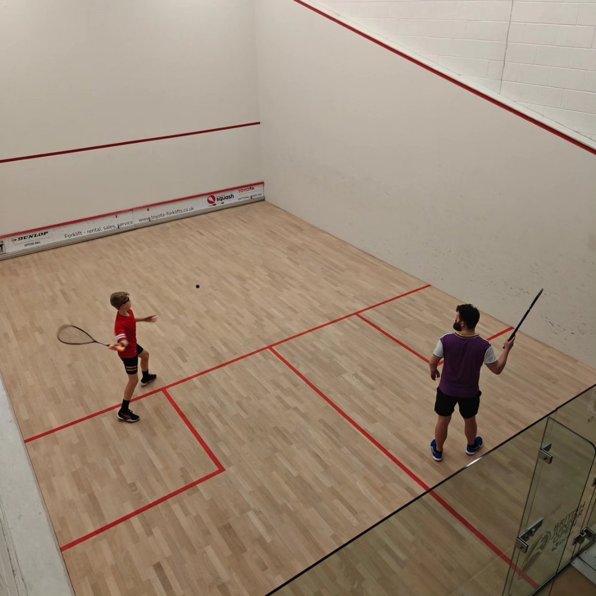 GroveSquashClub's tweet photo. Grove 5 picked up 17 valuable points as they continued their push for promotion. Eli, Mark and Tim only dropped a game between them before Jeb eventually won the match of the night 3-2. Portland 2 up next. https://t.co/WeoUpdc7HY