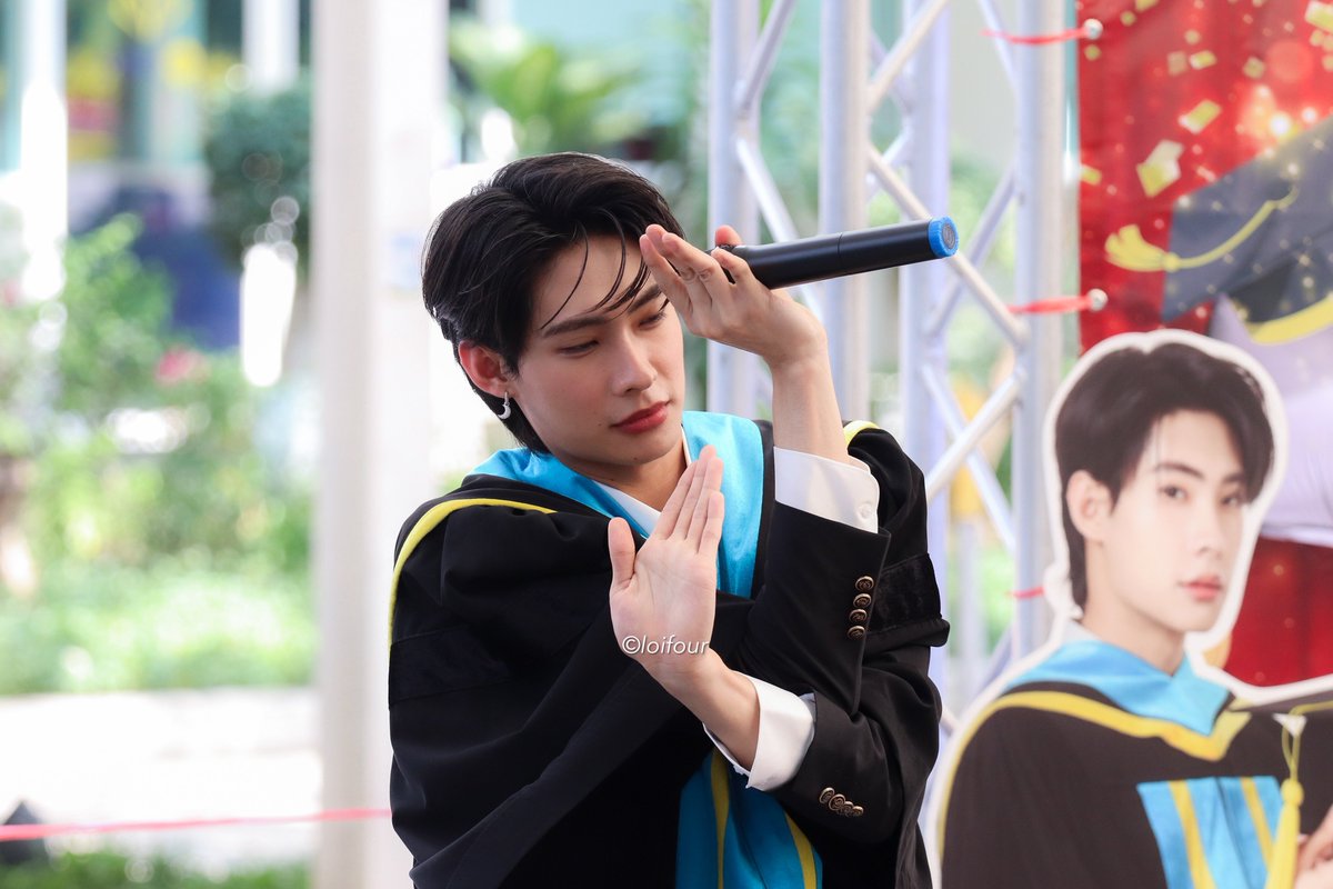 loifourcyj333's tweet photo. ทำใจไม่ยากเท่าทำให้เธอมารักกัน ✌🏻😔
@TutorKrp
#TutorKrp #MyPlaneTT 🪐
#TuTorGraduationDay https://t.co/hKoCtob6FW