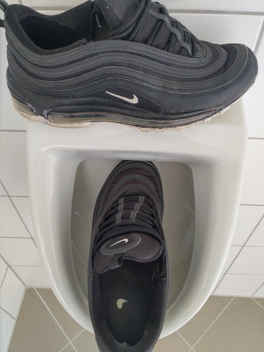 SaggingBoy's tweet photo. Nike Air Max 97 black:white x bad used
#SaggingbaggyBoy
#sneakers #nike #nikeair #nikeairmax #airmax #niketn #socks #scally #scallylad #chav #kiffeur #sox #whitesocks #feet #smellynike #sniffsox #piss #sneakers #nike #nikeair #nikeairmax #airmax #niketn #niketuned #nikeairmax97 https://t.co/bkWvglgc8A