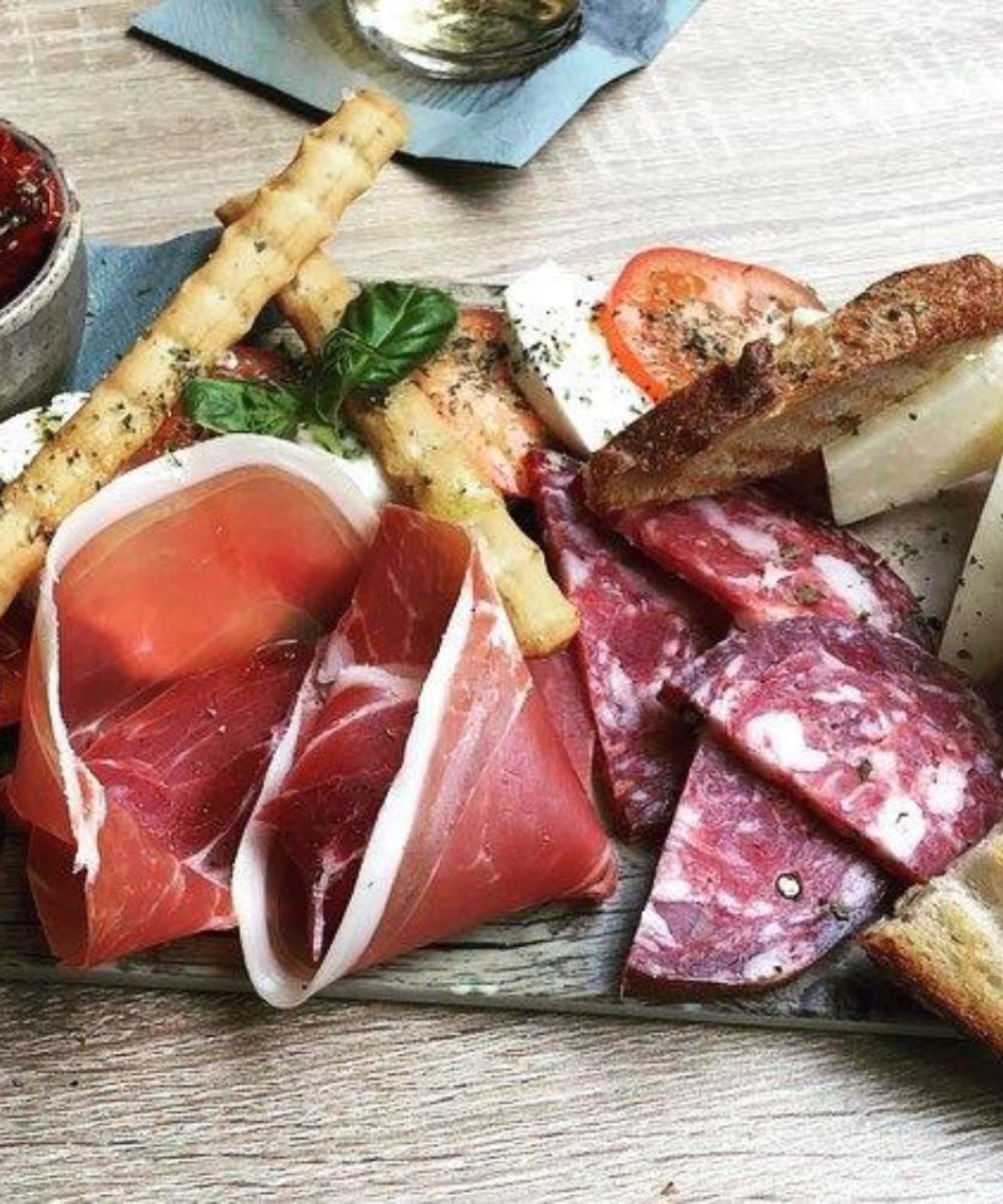Only the freshest and finest Italian meat and cheese make it on to our Carlisi Boards... Perfect for snacking with a drink or sharing with friends. #Italian #SharingBoard #GrazingBoard #sharingplatter #italiangrazingboard #italianmenu