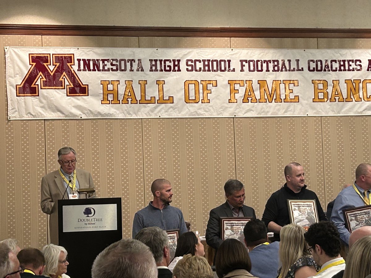 Congrats to @cbolson26 on @mfca_now Butch Nash Assistant Coach Award! This is well deserved, and reflects the high standards you hold for your athletes and colleagues!