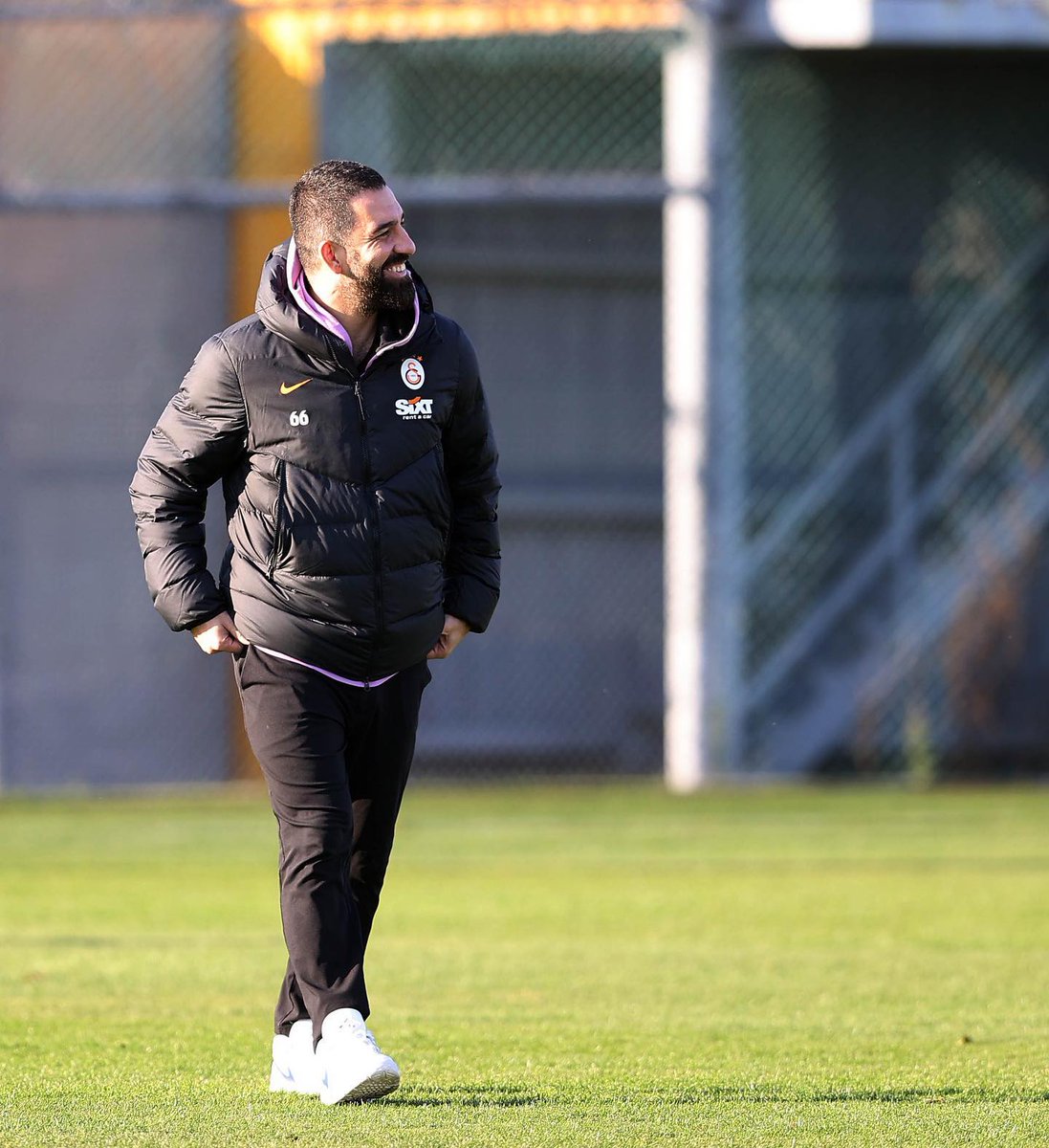 Arda Turan'lı Eyüpspor, bitime 5 hafta kala Süper Lig'e yükselen ilk takım oldu.

Tebrikler Kaptan @ArdaTuran