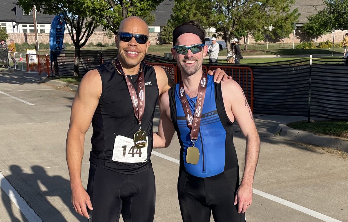 5Dneighborhood's tweet photo. Tri #1 was so much fun! 75 minutes was the goal, and I came in at 67 and tired as can be. It was an amazing morning to #GOGETIT today, and I’m thankful for the young man in this picture, who so thoroughly explained what I was supposed to do in transitions! #trigoals #imbeat https://t.co/1K50jnXiJP