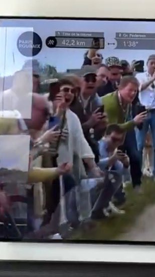 SebLainé tweet media