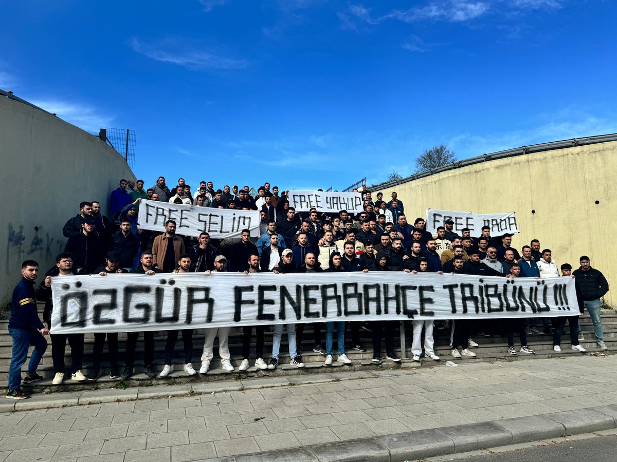 ÖZGÜR FENERBAHÇE TRİBÜNÜ!
#FreeSelim #FreeYakup #FreeArda