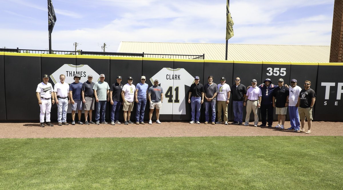 Great Day for alumni as we recognize anyone that played for Jamie Clark at East Central. #2 Warriors also picked up the conference sweep to improve to 13-3 and 37-3 overall.
