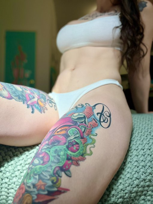 body/face 🐙😇 https://t.co/ojHLu294C5<a href="/tag/mvsales"class="tags"><span>#mvsales</span></a>