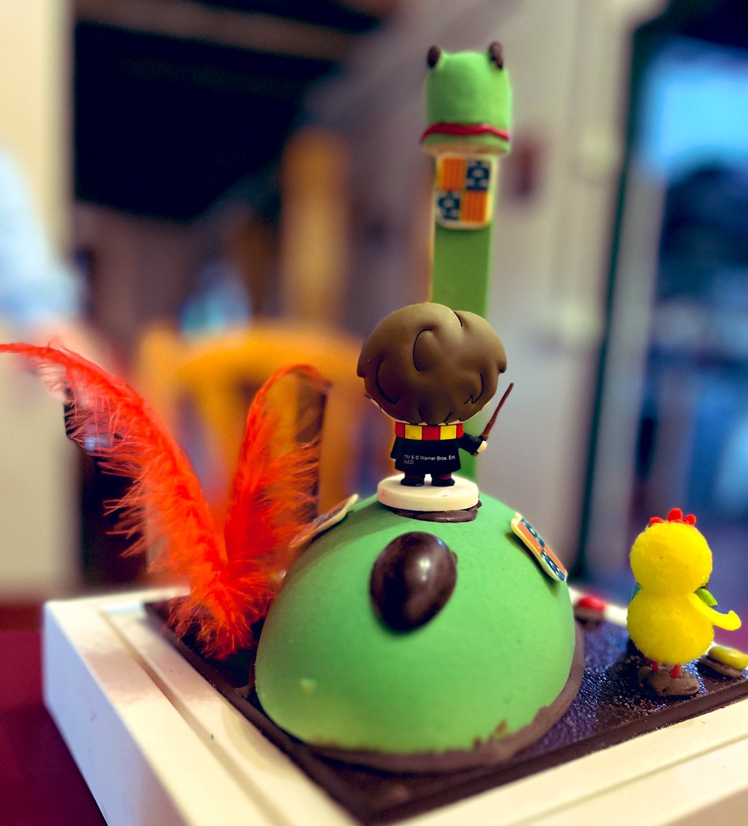 Lisern_'s tweet image. D’esquena   #Mona #Guita