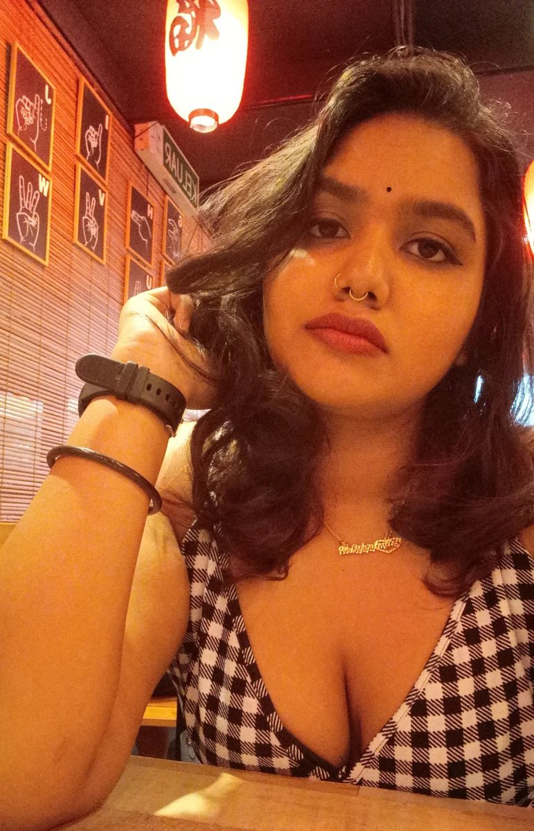 sinamikaa_'s tweet photo. It's lonely at the top! https://t.co/SdGsp6lYBK