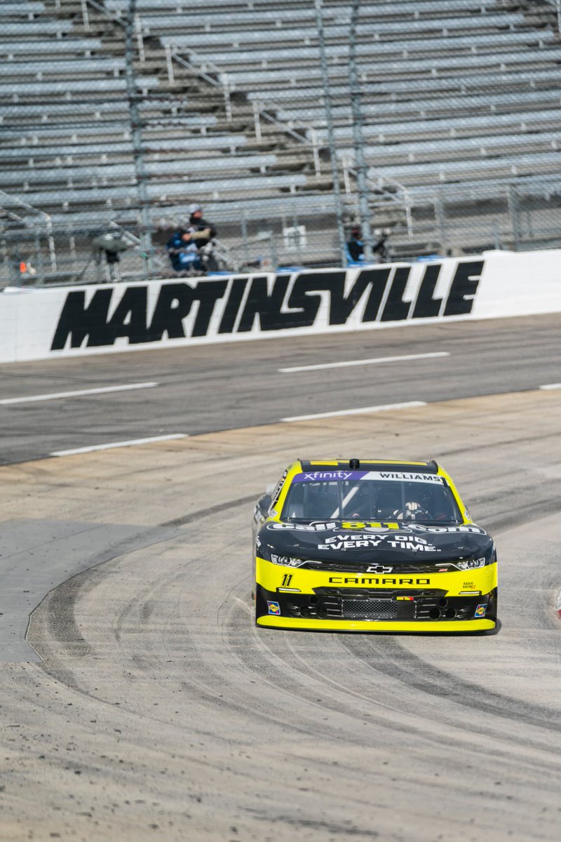 A Saturday night at @MartinsvilleSwy ended with a Top 10 for @Josh6williams and the @KauligRacing team! 

#StrongerByDesign | #DudeWipes250