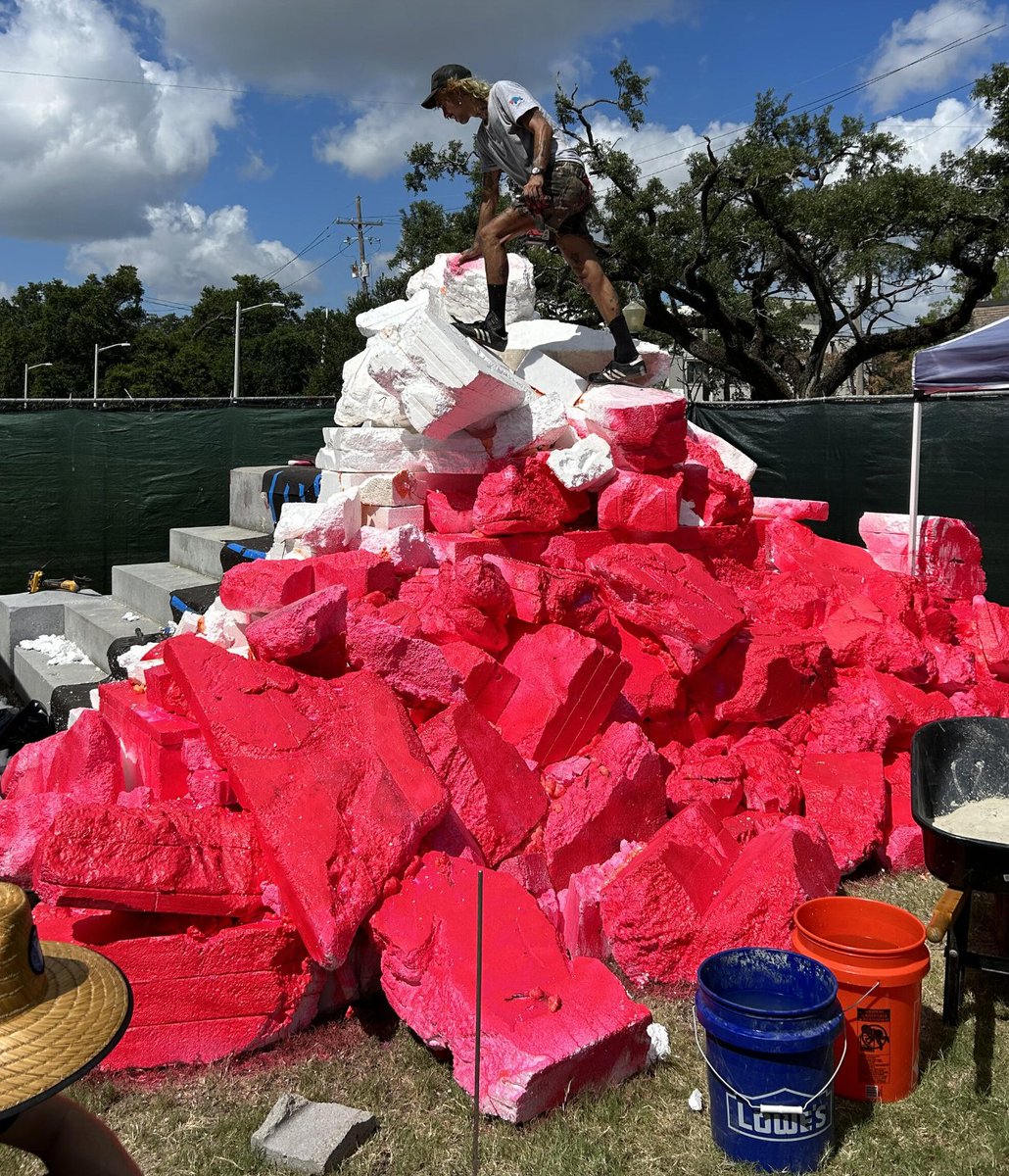 Prospect New Orleans is seeking skilled art handlers, creatives and makers experienced in carpentry, construction and audio-visual installation for this year’s Prospect.6 triennial.
⁠

For more information visit: …ospectarthandlermeetup.splashthat.com.