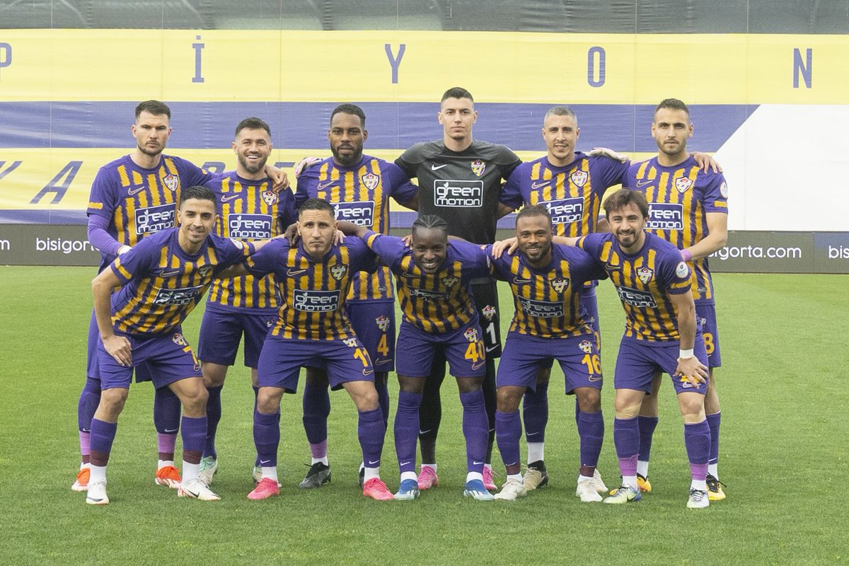 Trendyol Süper Lig’e yükselmeyi garantileyen @eyupsporkulubu’nü tebrik ediyor, çıktıkları yeni yolda başarılar diliyorum.👏🏼