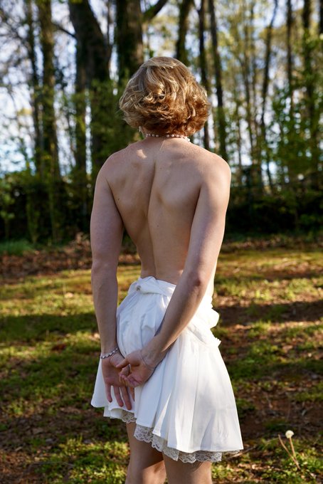 Would you smash or pass? Retweet if I can message you 😅 https://t.co/96c6iYydLr