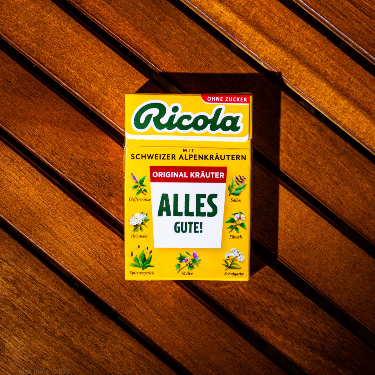 I really enjoy the colors captured with the Canon 6d 35mm