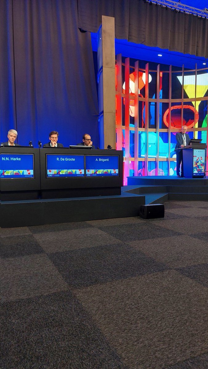 'The only permanent thing in surgery is change' - Prof. A. Mottrie Did you stop to listen to the ground-breaking Robotic techniques being presented during the Surgery in Motion Thematic Session? Panel included: @Albert0Briganti, @NNHarke and @Ruben_De_Groote #EAU24 #SiM #UroSoMe
