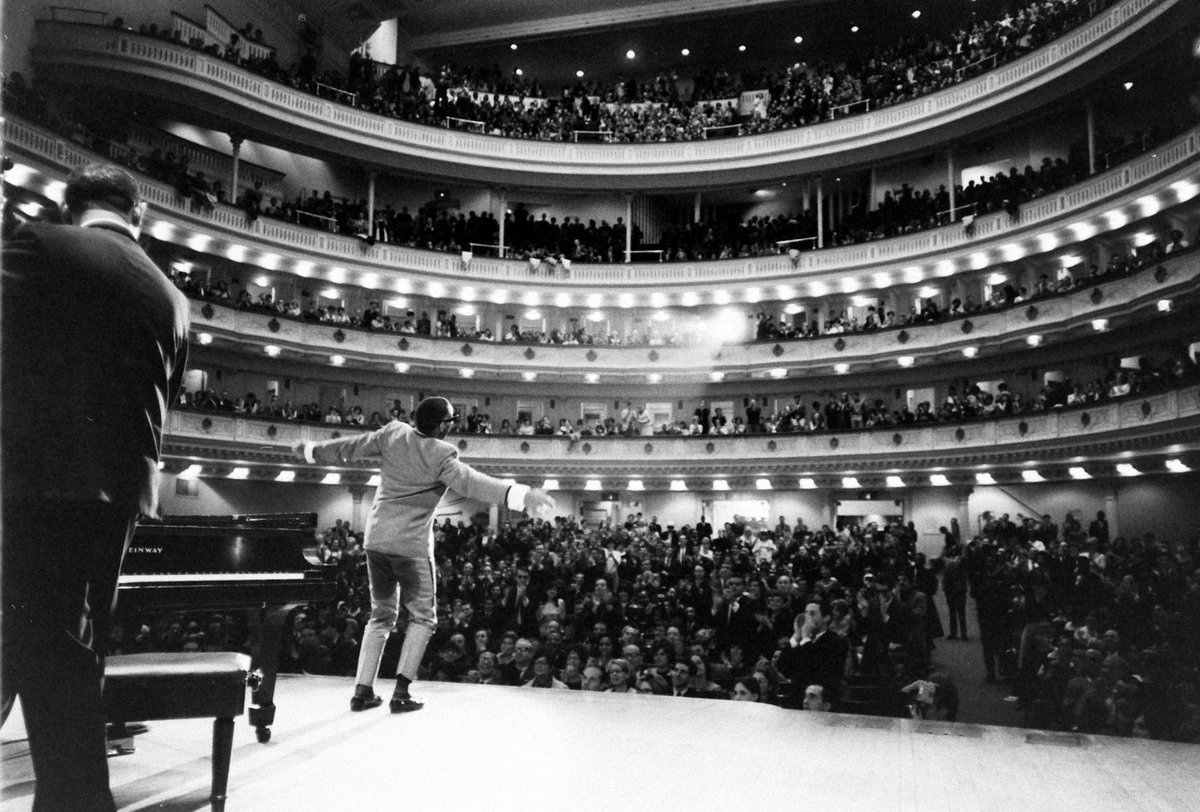 Ray Charles singing, with arms outstretched, during a performance at Carnegie Hall - New York, 1966. See more photos of the musical genius on and off stage by clicking below! life-magazine.visitlink.me/L7fmYj (📷 Bill Ray/LIFE Picture Collection) #LIFEMagazine #RayCharles #NYC #1960s