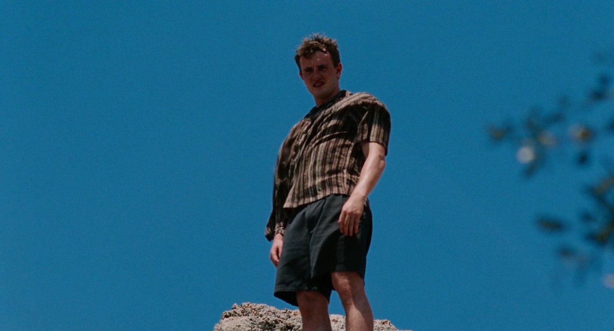 oneperfectscene's tweet photo. aftersun (2022) dir. charlotte wells https://t.co/UZ2hfNGDQv
