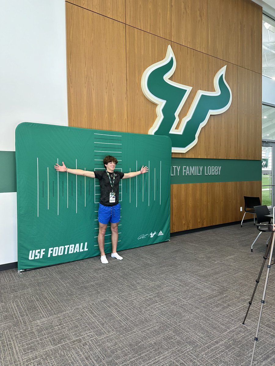 Thank you to @CoachMajewski for having me out! I had an amazing time visiting USF! Looking forward to being back soon! @4thDownU @HKA_Tanalski @FentressKicking
