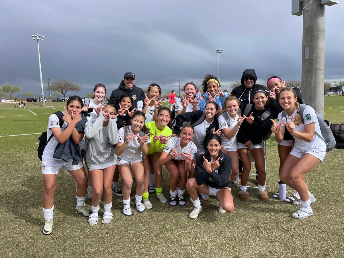 ECNL AZ showcase Day 1 beach fc 09 WIN (vs Fc stars blue) Day 2 beach fc 09 WIN (vs san juan) let’s make it another beach fc win day 3 vs portland thorns! @Beachfutbolclub @antonarrache @ECNLgirls @PrepSoccer @TopDrawerSoccer @ImYouthSoccer