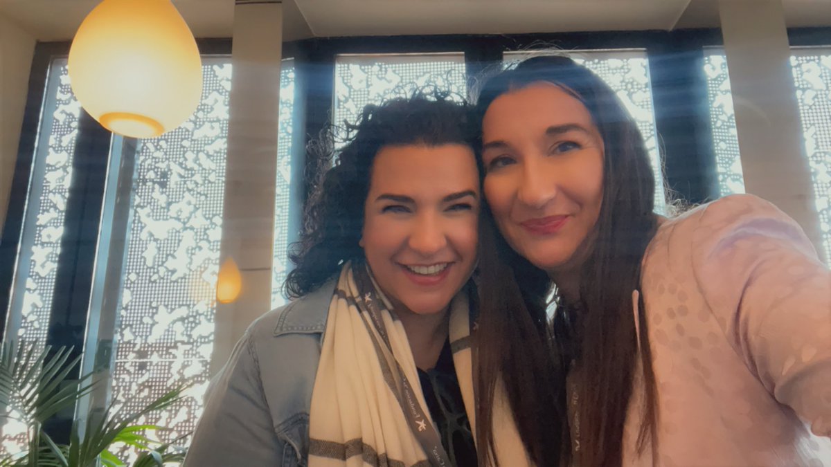 #Taller de #AACC, genial arranque x ⁦<a href="/martatouron/">Marta Tourón</a>⁩:
Lo que No es AACC.
Fuera mitos y solo datos e investigación para visibilizar y ayudar como se merece a este alumnado de gran potencial. 
Moderado maravillosamente por ⁦<a href="/larotesmeyer/">Señorita Rotesmeyer 🍏💚❤️‍🩹</a>⁩ que ya sabe que me tiene #inlove.