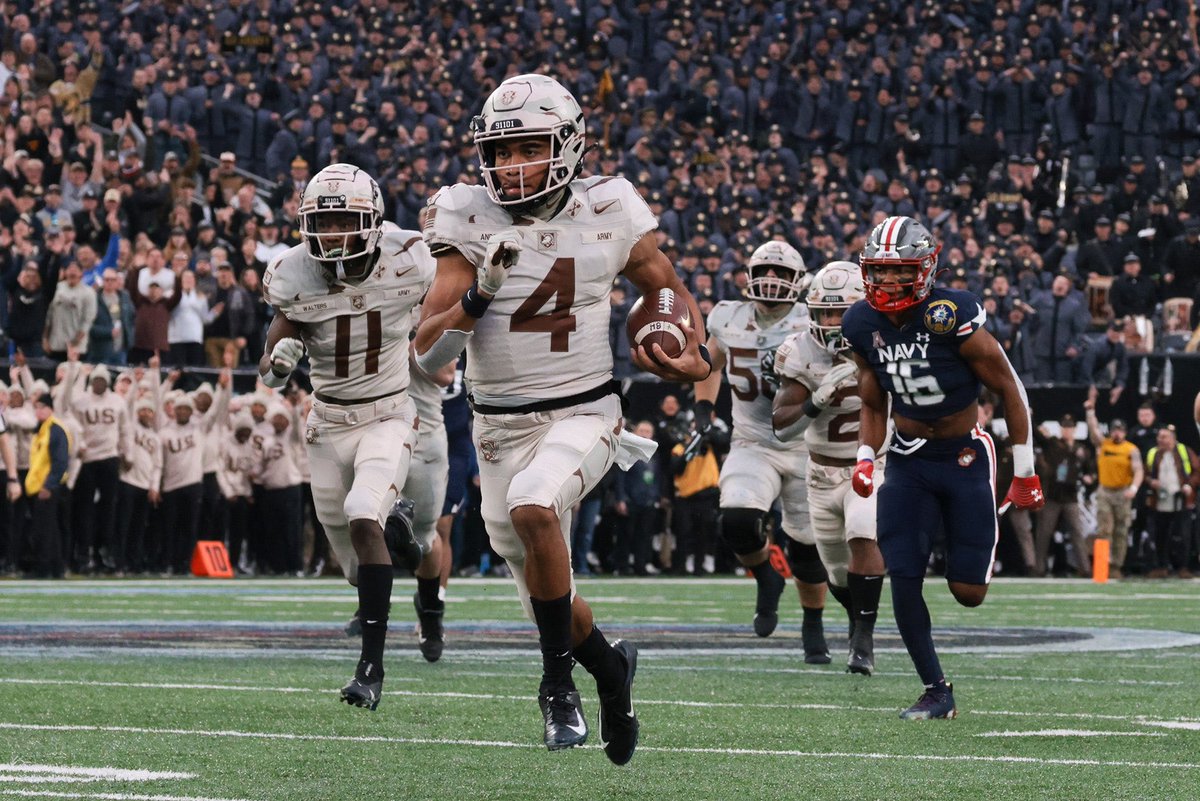 #AGTG After a GREAT conversation with @Coach_romero18 I’m BLESSED and HONORED to receive a(n) offer to Army West Point!! @CoachJeffMonken @CoachJuice17 @RduttonRich @DarrellMiles20 @RivalsFriedman @JeremyO_Johnson @CSmithScout