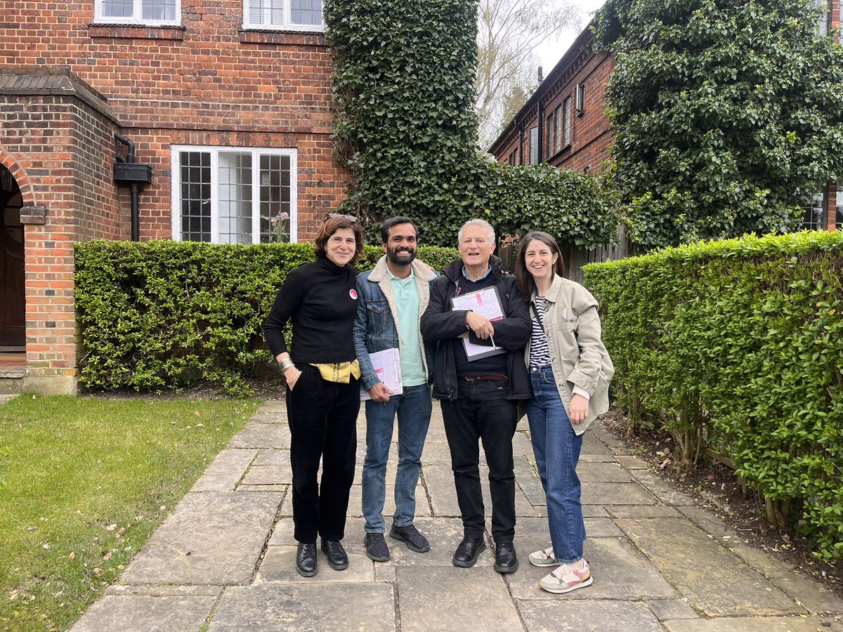 That was fun! Glorious day campaigning from Golders Green to Finchley. Spring is in the air and people want change! What an amazing bunch of volunteers from @redbridgelabour @FGGLabour UCL and beyond 🌹🌹🌹