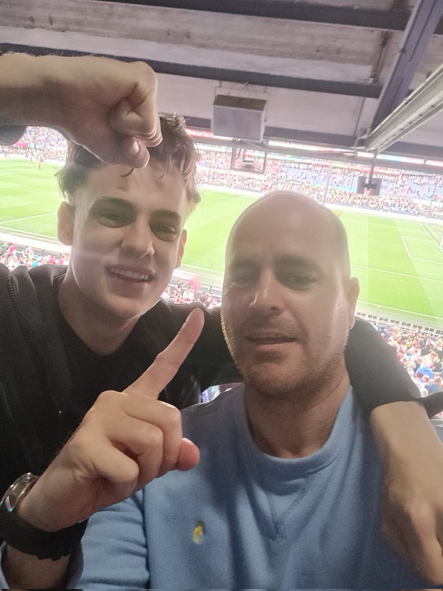 Weer thuis na een bizarre wedstrijd 6-0......en toch, en toch, tegen dit soort spelers moet je eigenlijk dubbele cijfers behalen 😂😂😂 #maarwelblijhoor #feyaja