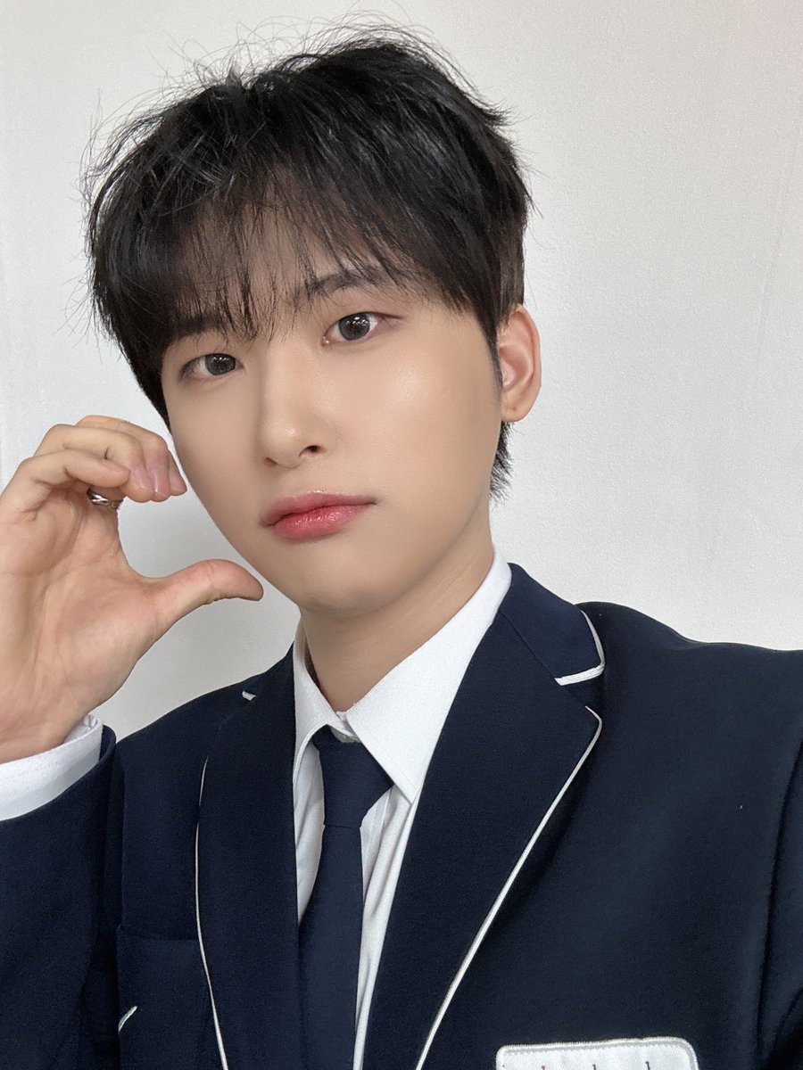 CRAVITY_twt's tweet photo. 많이 사랑해
#우빈 #LUVITY_GAMES https://t.co/3YxF0wevKo