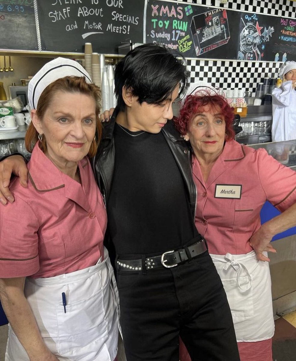 archivefortae's tweet image. SO CUTEE 😭