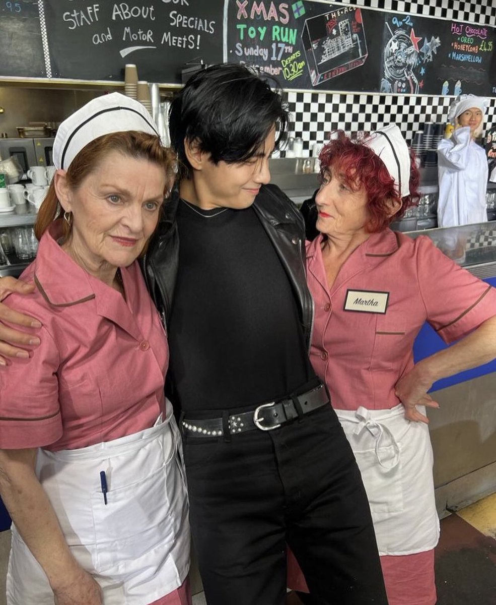 archivefortae's tweet image. SO CUTEE 😭