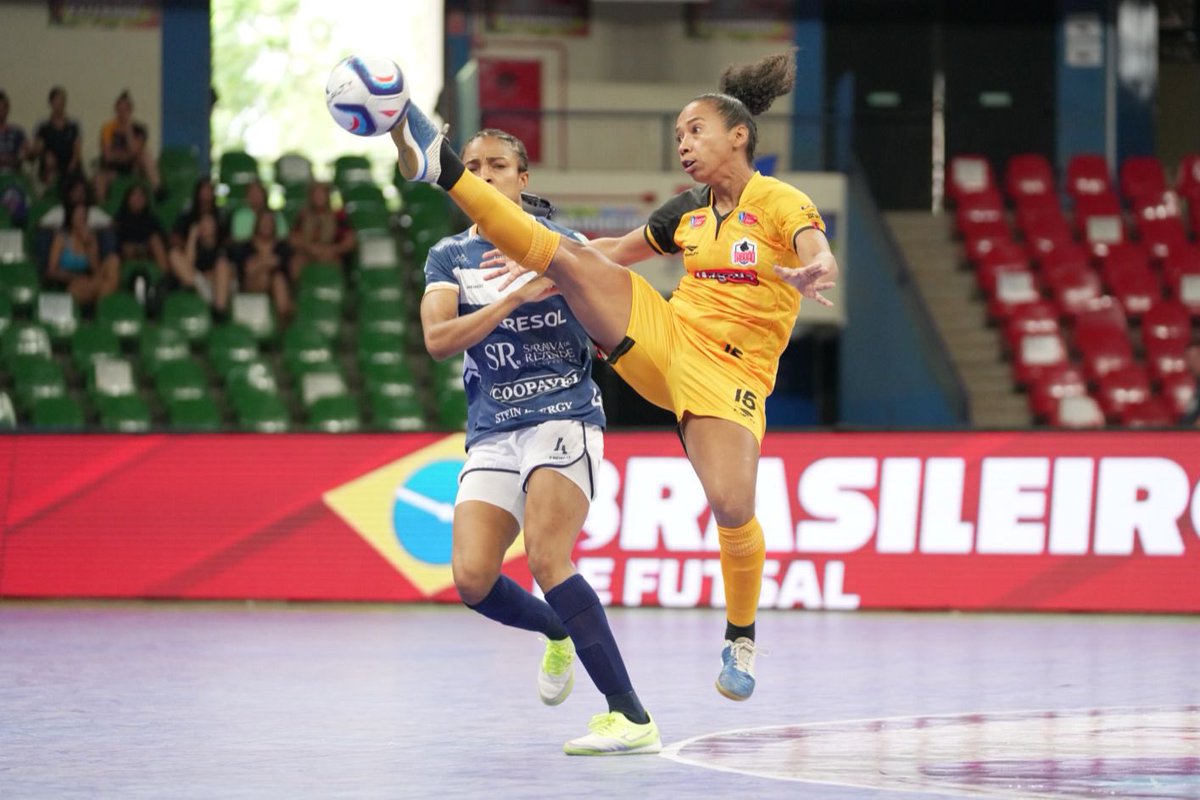 cbfsoficial's tweet image. Intervalo na Supercopa @caixa ⚽️🔥

@esporteclubetaboao 0x0 @steinfutsal 

📺 Acompanhe o segundo tempo ao vivo pela CBFS TV e @sportv 🤩

#supercopa #caixa #futsalfeminino